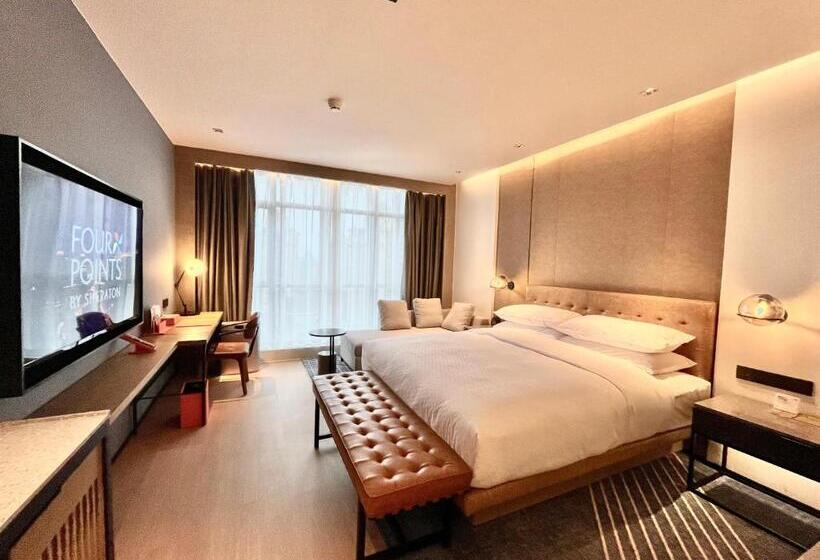Номер Deluxe Кровать Кинг Вид на Город, Four Points By Sheraton Chongqing, Yongchuan
