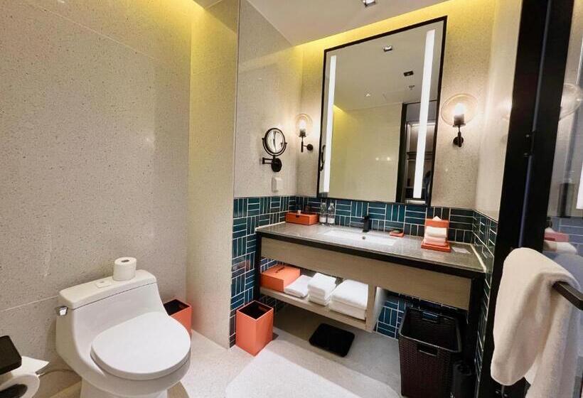 اتاق لوکس با چشم‌انداز شهر, Four Points By Sheraton Chongqing, Yongchuan