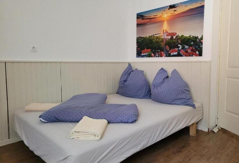 Номер Стандарт Четырехместный Совместный Санузел, Villa Adele