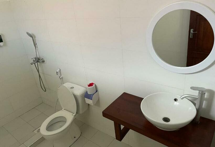 חדר סטנדרט עם מרפסת, Minah Bungalows