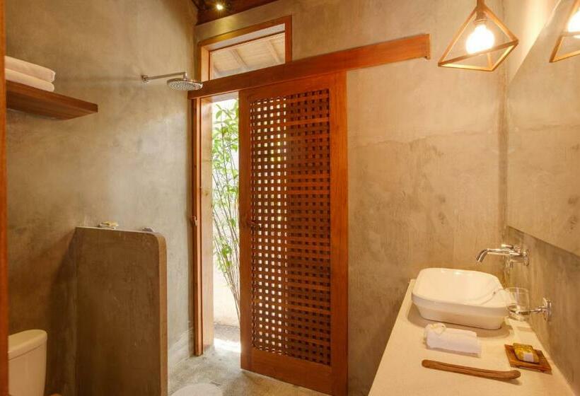 Бунгало Deluxe, Zin Berawa Villas & Bungalows