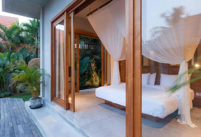 Вилла 4 Спальни, Zin Berawa Villas & Bungalows