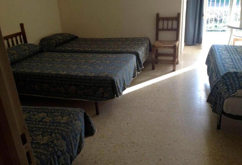 Четырехместный Номер Стандарт, Hostal Solfina