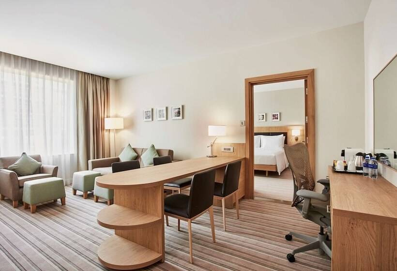 Suite Łóżko King Size, Hilton Garden Inn Dubai, Mall Avenue