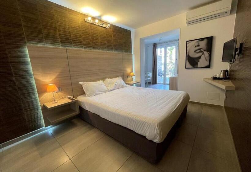 Номер Superior с Террасой, Hôtel L Escale Coté Port