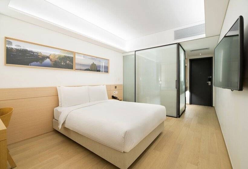 Номер Deluxe, Sotetsu Hotels The Splaisir Seoul Myeongdong
