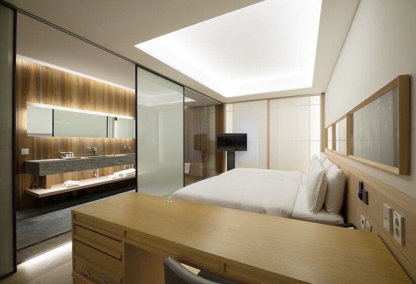 Номер Deluxe, Sotetsu Hotels The Splaisir Seoul Myeongdong