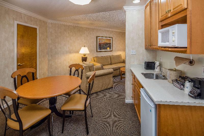 Номер Deluxe Вид на Сад, The Ixian Grand & All Suites  Adults Only