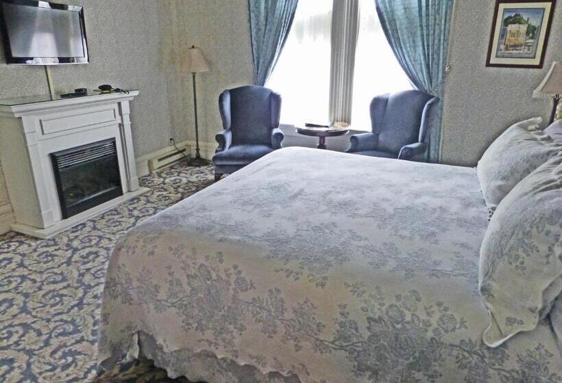 디럭스 룸 킹사이즈 침대, Victorian Inn