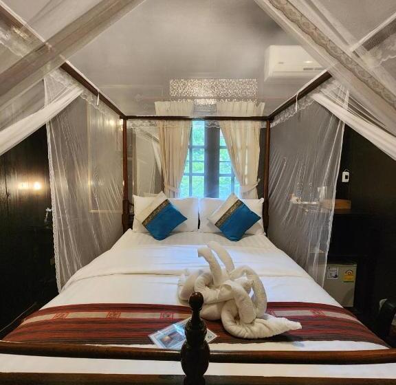 Superior Room, Club One Seven Gay Men  Chiang Mai
