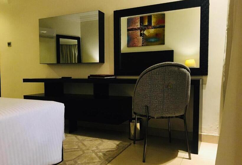 اتاق سوپریور با تخت بزرگ, Summerset Continental Hotel Maitama By T E L E Hospitality