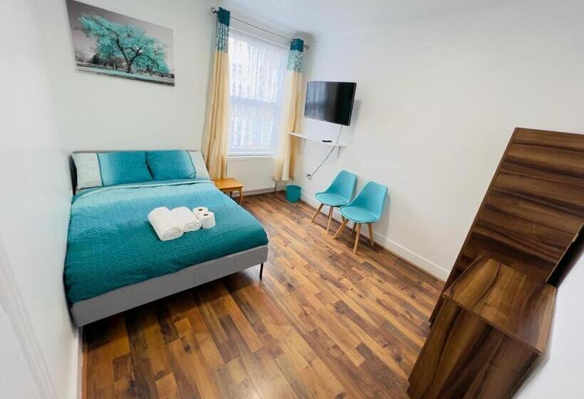 Дом 1 Спальня, Woodgreen House