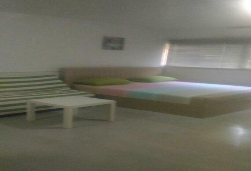 Номер Стандарт Трехместный, Room In Condo   T8impact Challenger Mueang Thon Thani Free Wifi