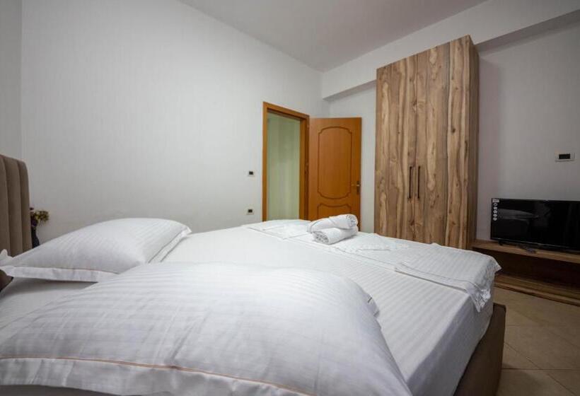 Family Room, Vila Era Ksamil