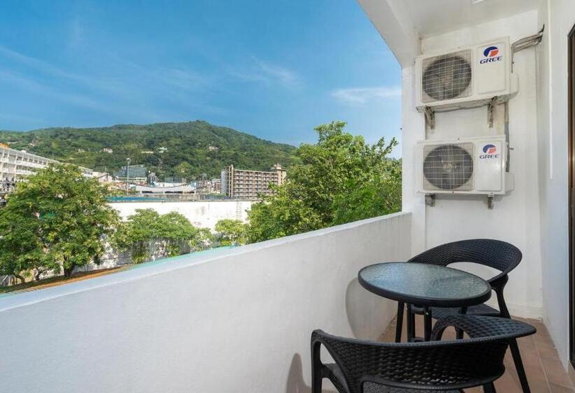 带阳台的豪华间, Black Pantera Hostel