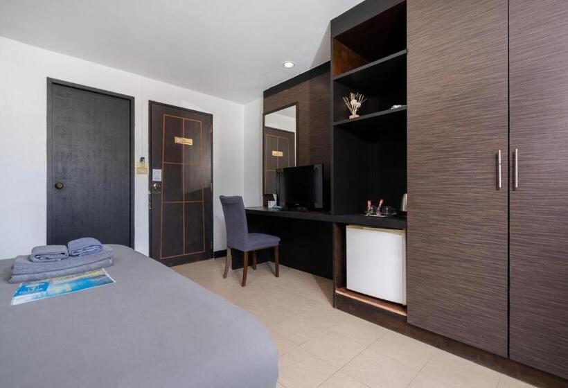 带阳台的豪华间, Black Pantera Hostel