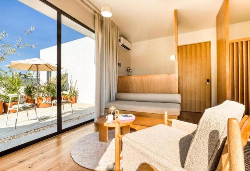 Suíte Júnior com Sacada, Casa Ofelia