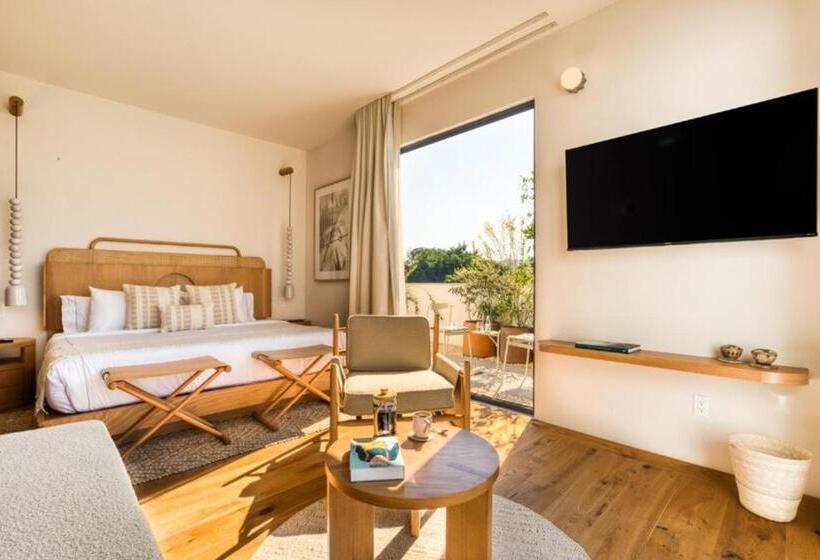 Suíte Júnior com Sacada, Casa Ofelia