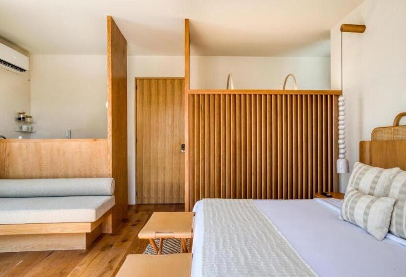 Suíte Júnior com Sacada, Casa Ofelia
