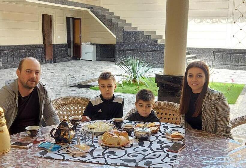 Семейный Номер, Nippon Guest House
