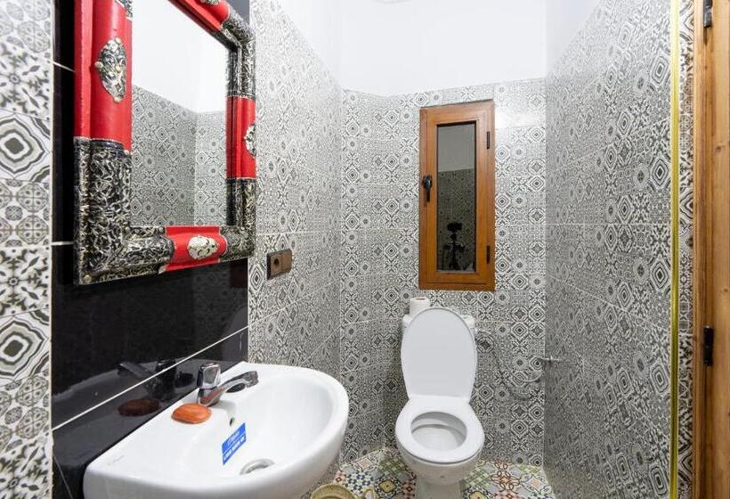 带阳台的三人标准间, Riad Imnane Lodge