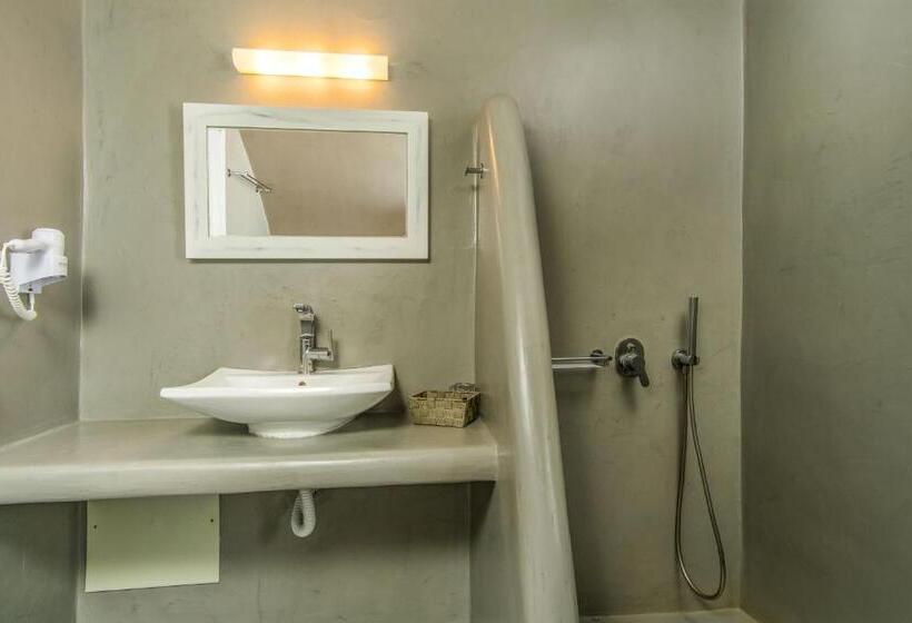高级套房, Central Fira Suites