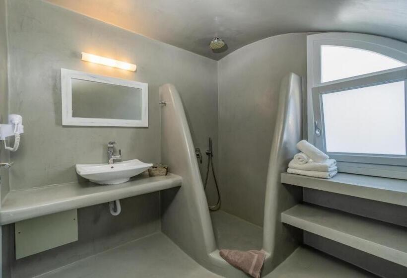 高级套房, Central Fira Suites