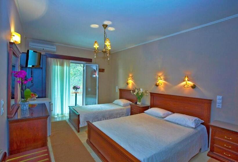 Quarto Triplo Estandar com Sacada, Maistrali