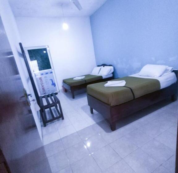 Трежместный Номер Economy, Soorya Inn Ella