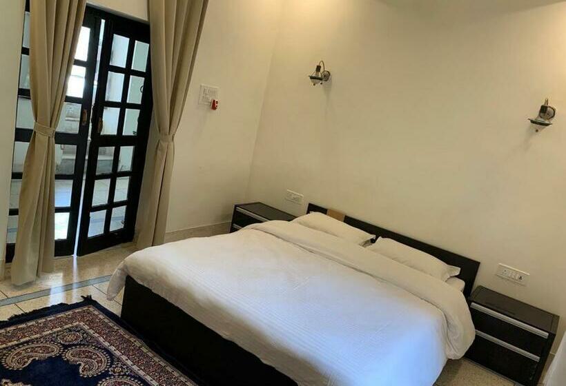 Номер Deluxe, Magan Niwas