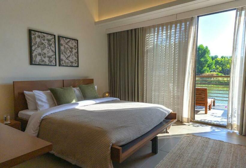 Номер Стандарт Вид на Озеро, Life At Repose  Lake Villas Resort & Club