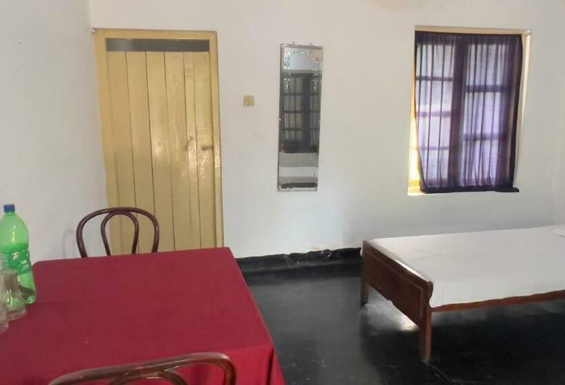 Номер Economy, Resthouse Vavuniya