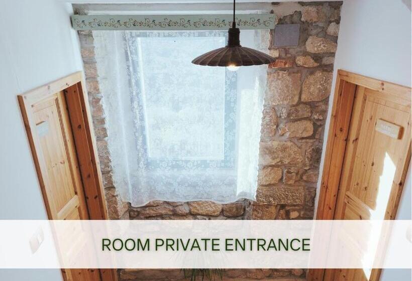 اتاق استاندارد, Guesthouse Kamniti Rob