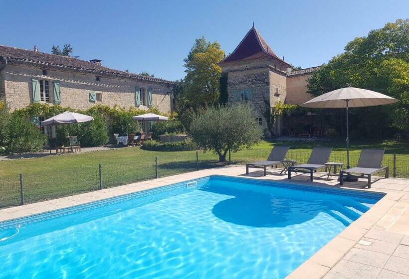 Четырехместный Номер Deluxe, Villa Mas