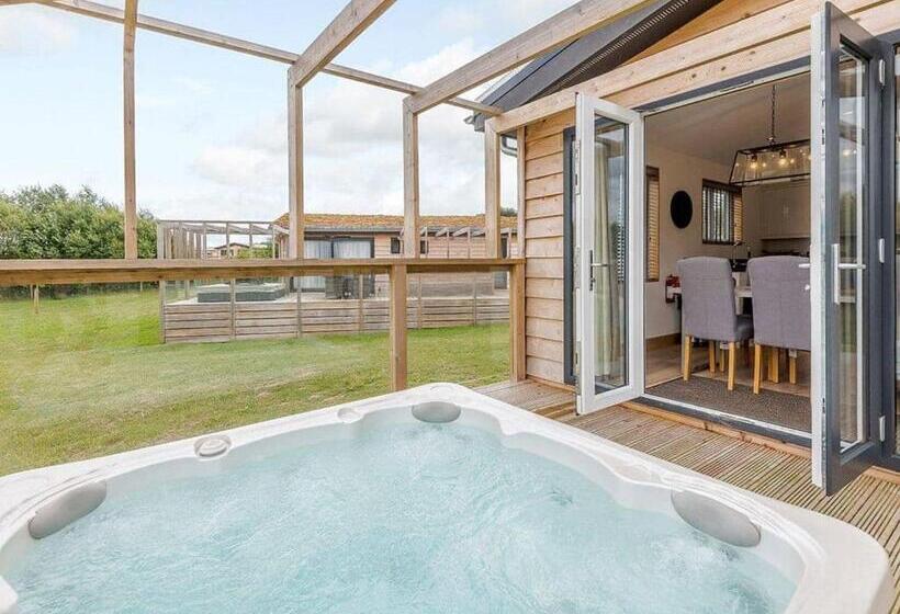 Casa 2 Quartos, Cherry Bird Country Park