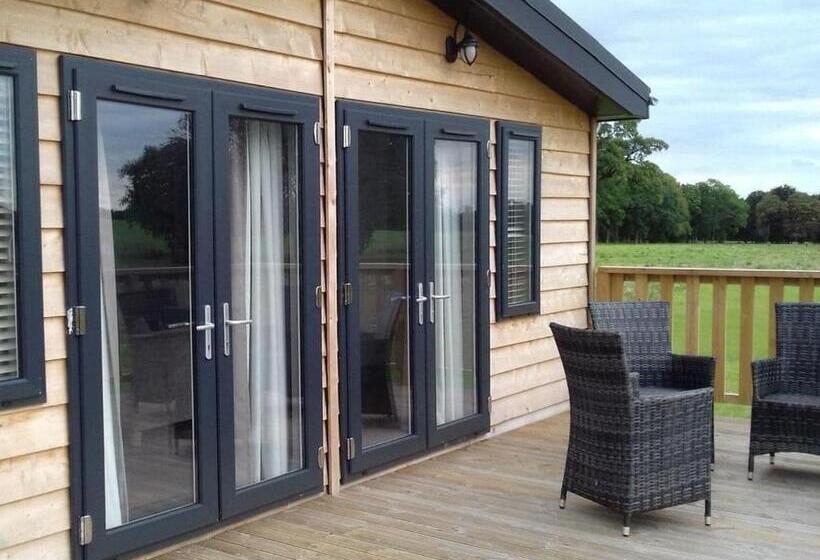 Casa 2 Quartos, Cherry Bird Country Park