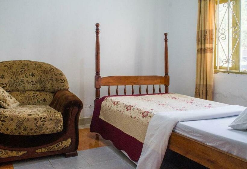 اتاق استاندارد یک نفره, Efraz Motel Kanungu