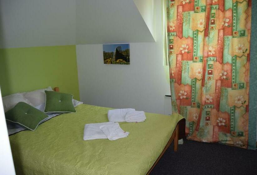 اتاق استاندارد با چشم‌انداز کوهستان, Motel Lepo Mesto