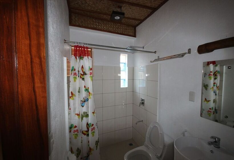 디럭스 룸, Ralph S Place
