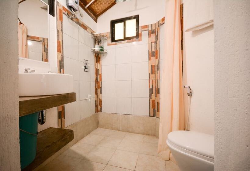 스탠다드 스튜디오, Ralph S Place