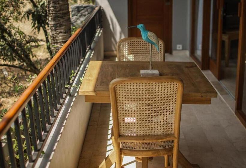 Номер Deluxe Вид на Море с Балконом, Sanglung Villas & Suites