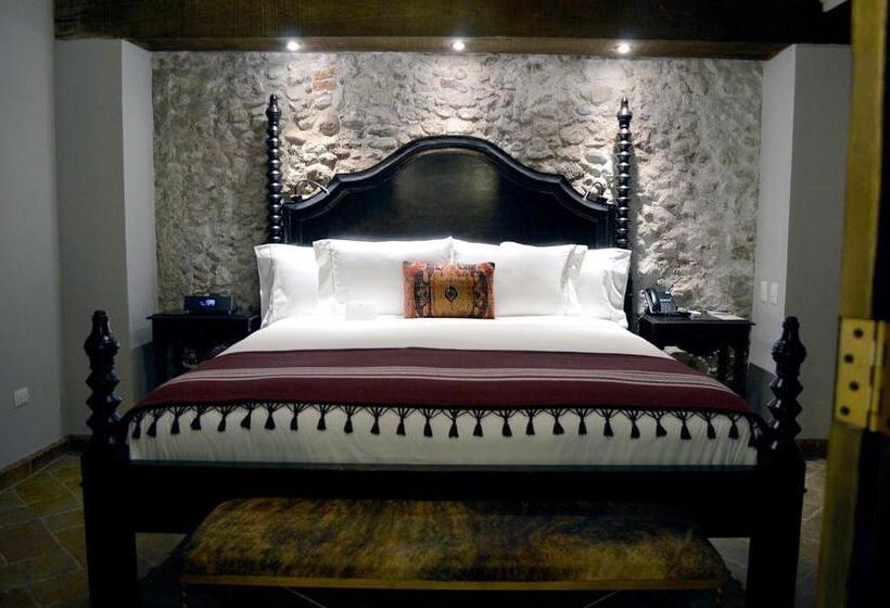 スタンダードスタジオ, Casa 1810 Hotel Boutique