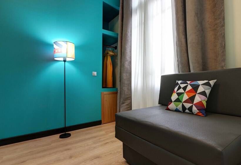 غرفة ديلوكس, Colors Central Ladadika