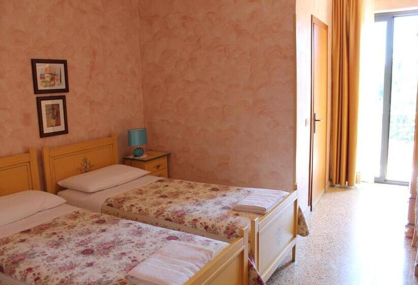 Номер Стандарт, La Villa
