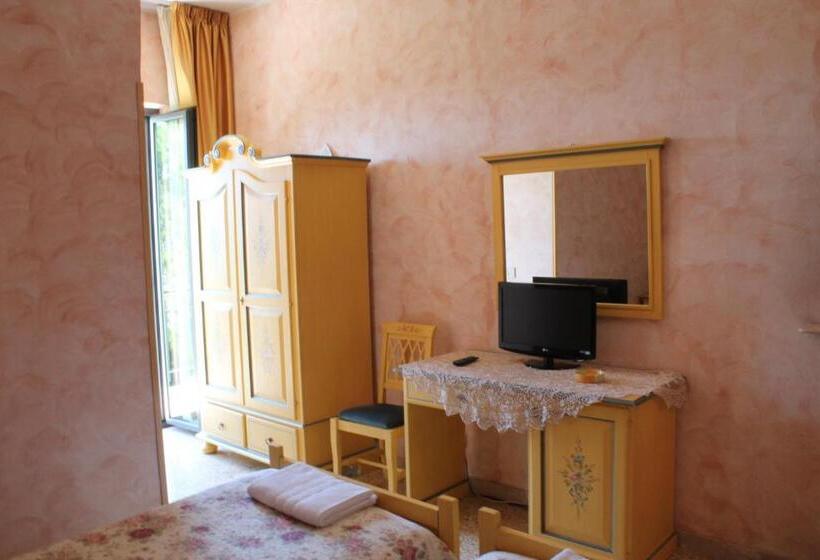 Номер Стандарт, La Villa