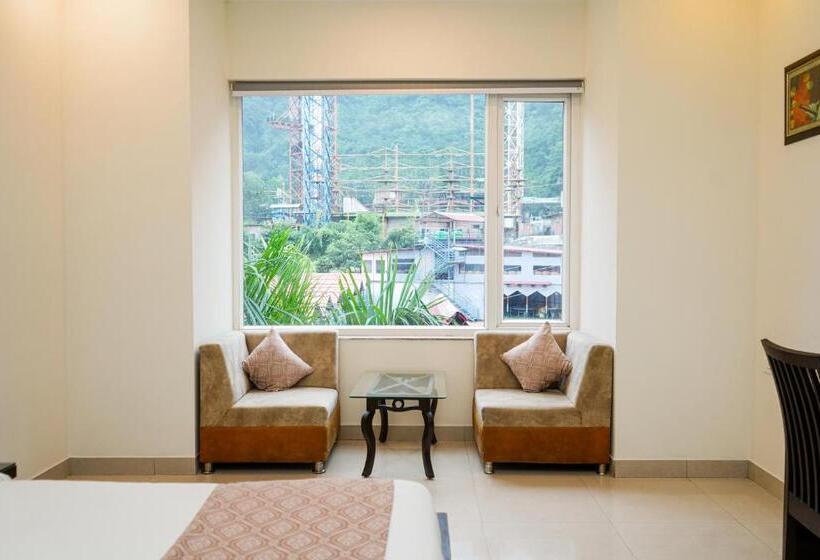 디럭스 룸, The Grand Shiva Resort And Spa