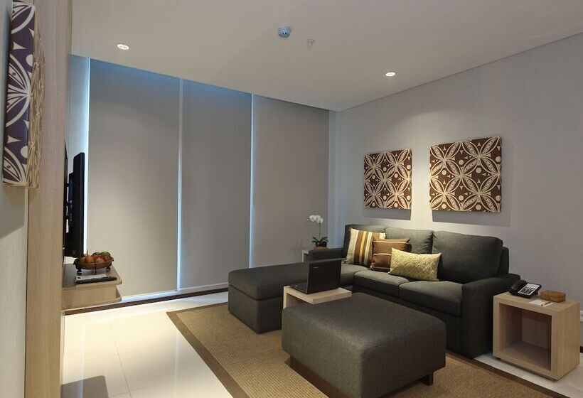 Executive Svit, Ra Premiere Simatupang