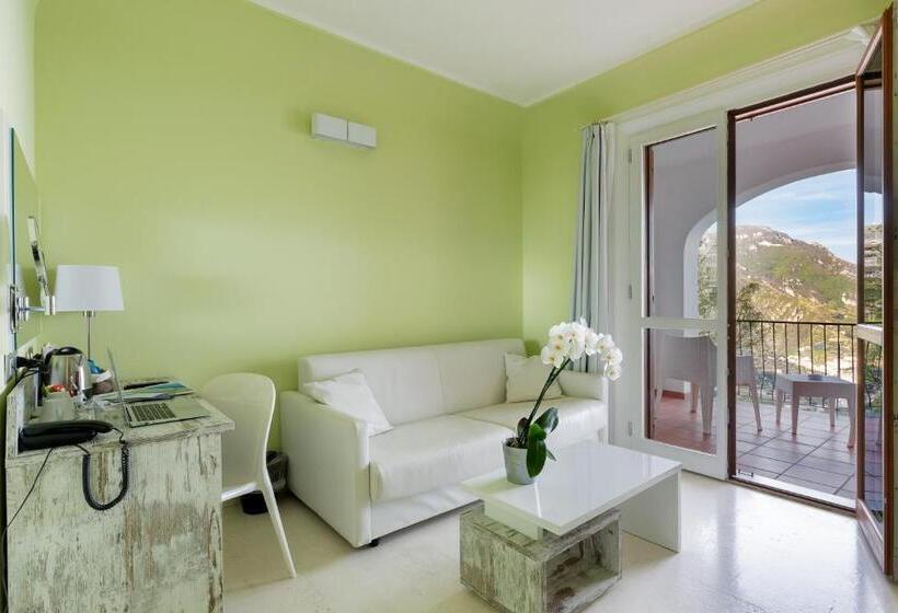 سوییت با چشم‌انداز دریا, Villa Piedimonte
