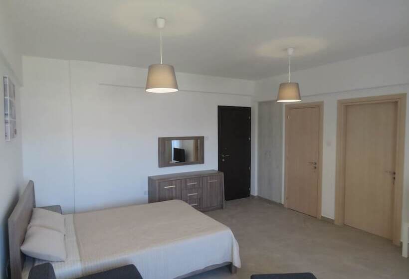 高级工作室, Polyxeni Hotel Apartments