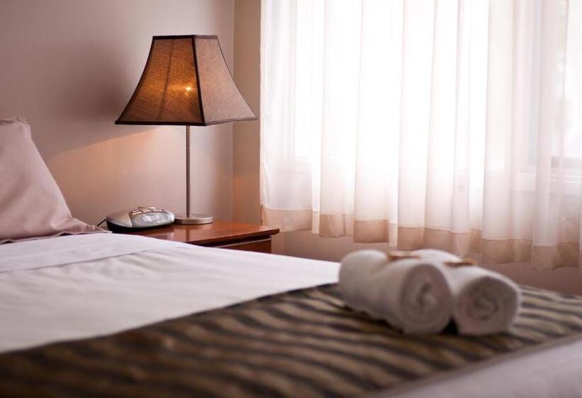 Апартаменты 3 Спальни, National Hotel Complex Bendigo